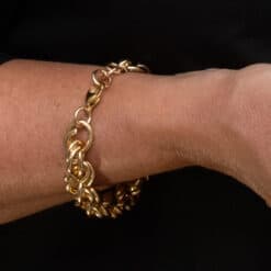 Alternative view of Armband (110)